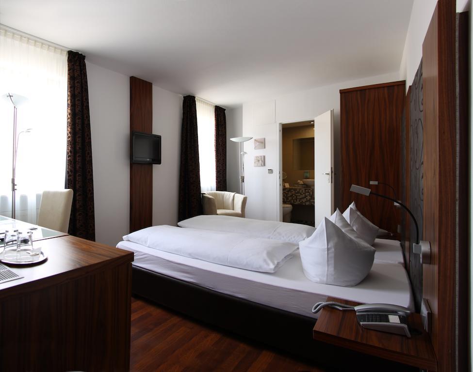 Hotel Zur Pfalz Kandel Rom bilde