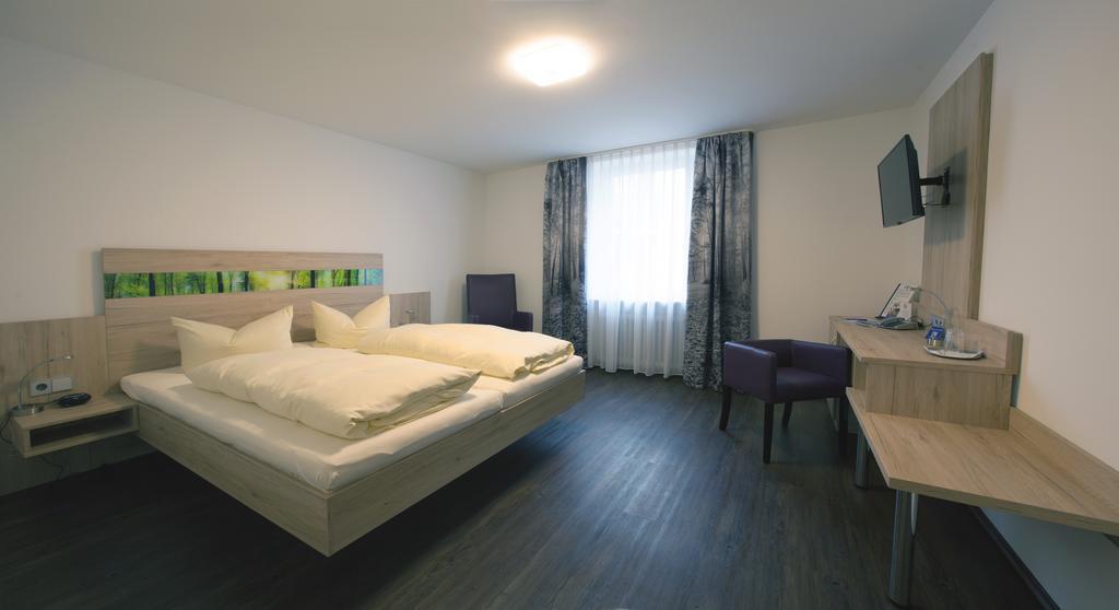 Hotel Zur Pfalz Kandel Eksteriør bilde